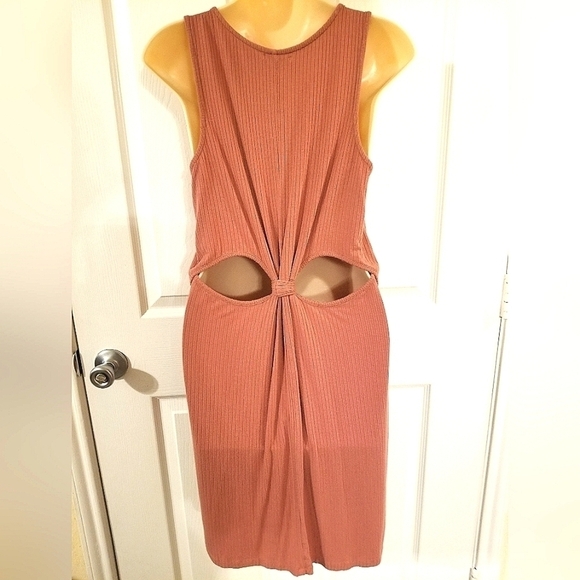 Black Swan Dress - Picture 3 of 4